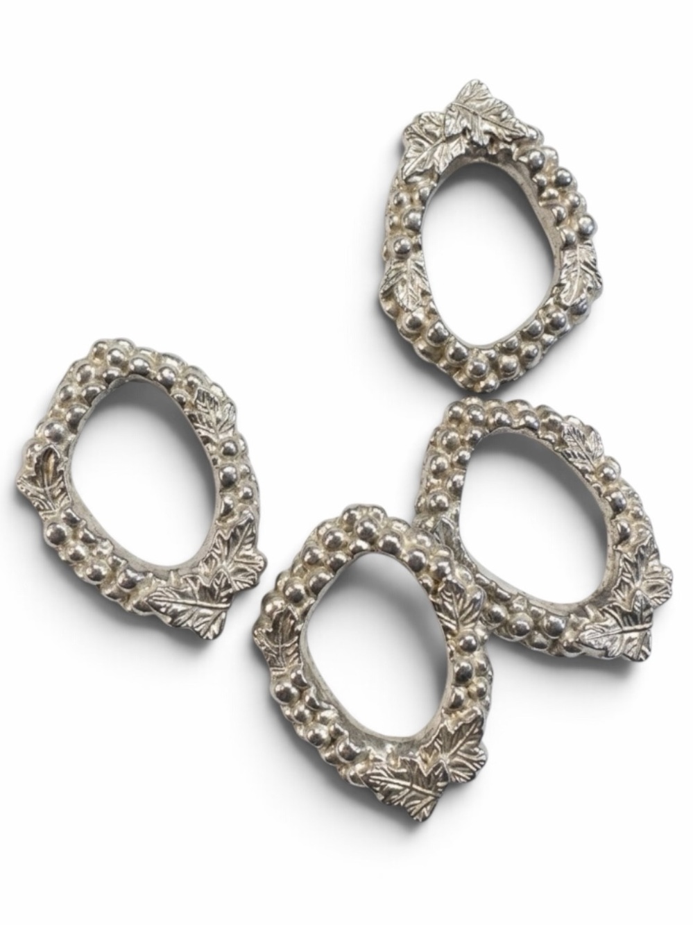 Lot (4) Vintage Napkin Rings Holders Tuscan French Country Grape Leaves Silver